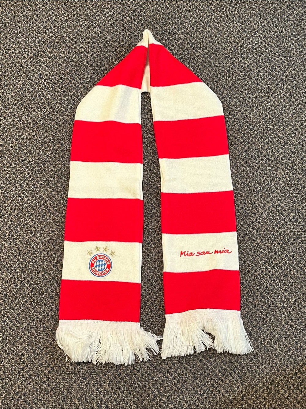 FC Bayern Red & White Striped Supporter Scarf